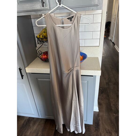 Dress - Picture 2 of 8